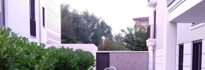 Appartamento con giardino di 3,5 locali, pari al nuovo e libero, ad Altmühldorf con vista sulla valle dell’Inn!