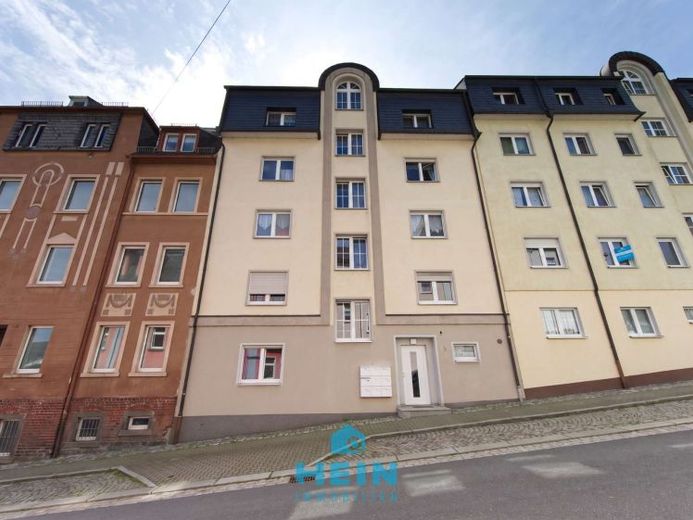 Affascinante appartamento duplex mansardato di 4 locali con balcone e giardino – Foto 1