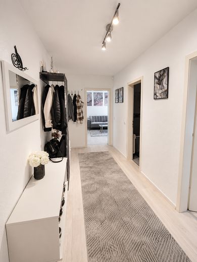 Großzügige 3-Zimmer-Wohnung mit modernem Wohnambiente und Balkon – Foto 8
