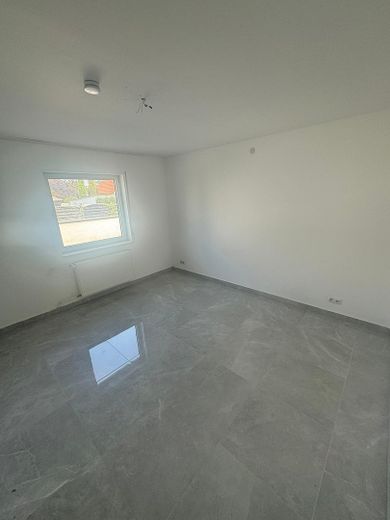 1-3 Familienhaus mit traumhaftem Garten und Pool – Foto 8
