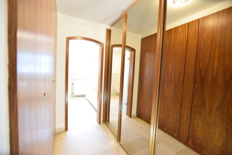 Wysokiej klasy apartament typu penthouse w dzielnicy willowej Frankenforst (Bergisch Gladbach) – Schlafen