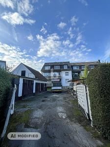 5.6% YIELD – 2 apartment buildings + commercial yard in a package