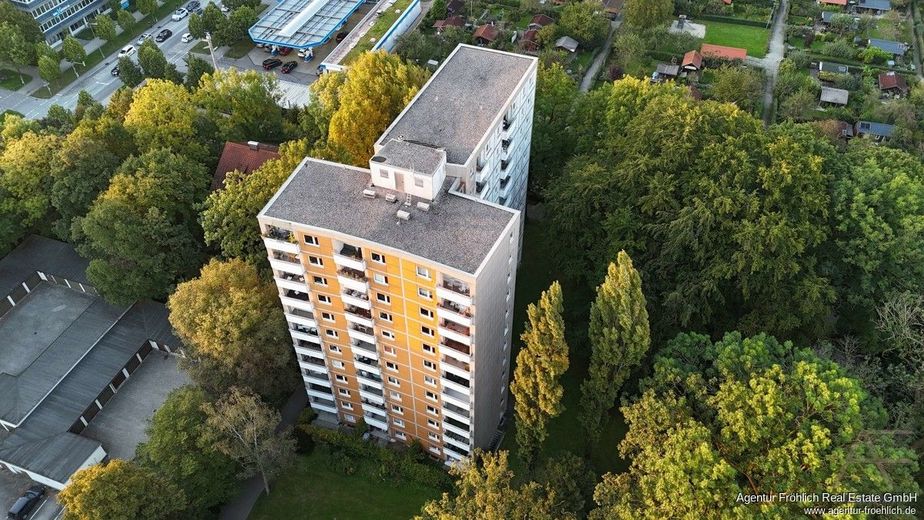 Investimento immobiliare nella Parkstadt Bogenhausen - moderno appartamento di 3 locali ristrutturato con contratto di locazione in essere – 240427022_Seitlich_Air_WEB
