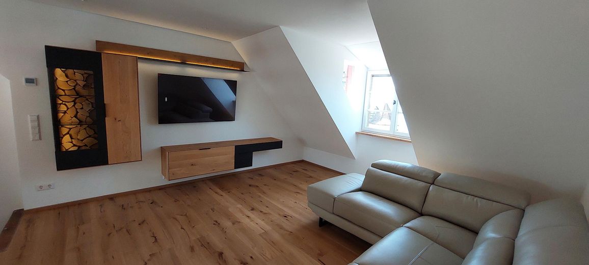 Quattro appartamenti completamente ristrutturati e di alta qualità sulle storiche mura cittadine di Meersburg, con vista da sogno – Foto 40