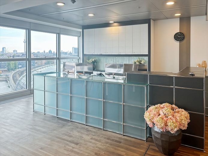 Pronájem kanceláře 1.362 m² – Foto 2