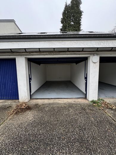 Garage Innenhof