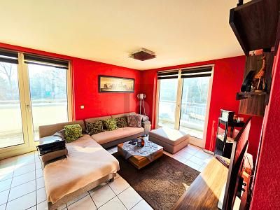 PENTHOUSEHÄLFTE – MIT TAUNUS- UND DOMBLICK!