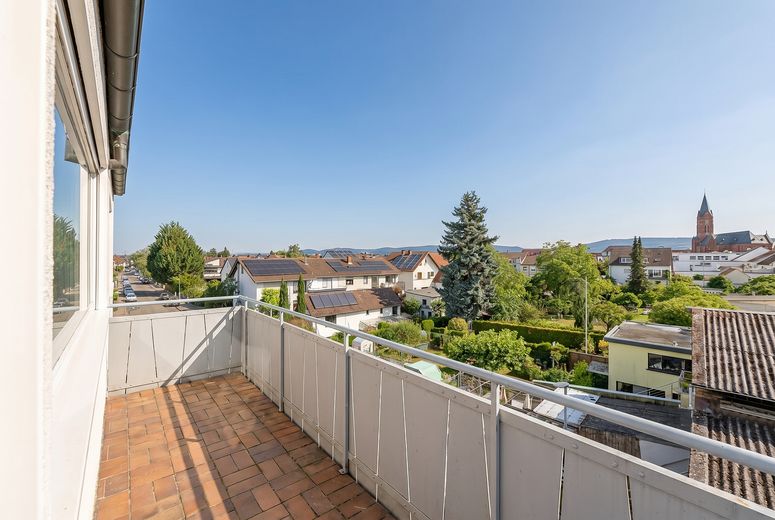 Helle 3-Zimmer Wohnung mit Küche und Balkon – Foto 10