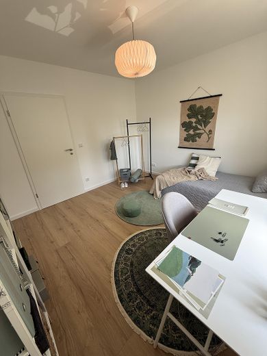 Provisionsfrei / Kernsanierte 3-Zimmer Wohnung in Wiesbaden-Schierstein mit Balkon & Stellplatz – Kinderzimmer