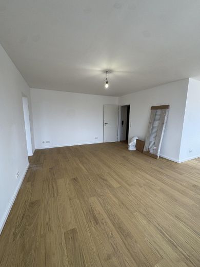 Erstbezug nach Sanierung. Sehr Helle 2 Zimmer Wohnung mit Einbauküche – Photo 7