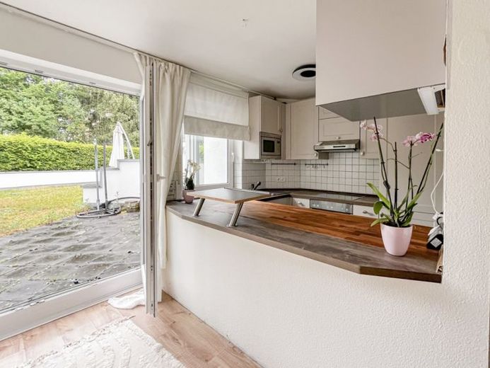 Een thuis om verliefd op te worden – 2-kamer tuinappartement met terras & ondergrondse garage in Wiesbaden-Bierstadt – Foto 1