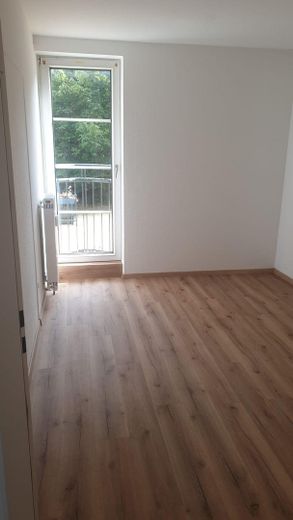 Schöne, frisch renovierte 2-Zimmer Wohnung, direkt am Schloß Broich – Schlafzimmer