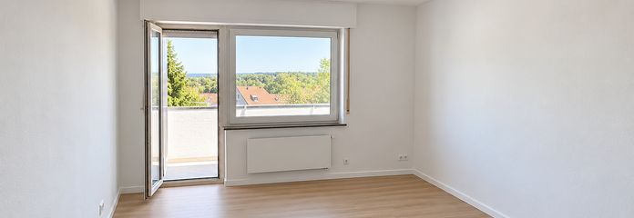 Piso reformado de 3 habitaciones con balcón y cocina equipada – Wohnzimmer