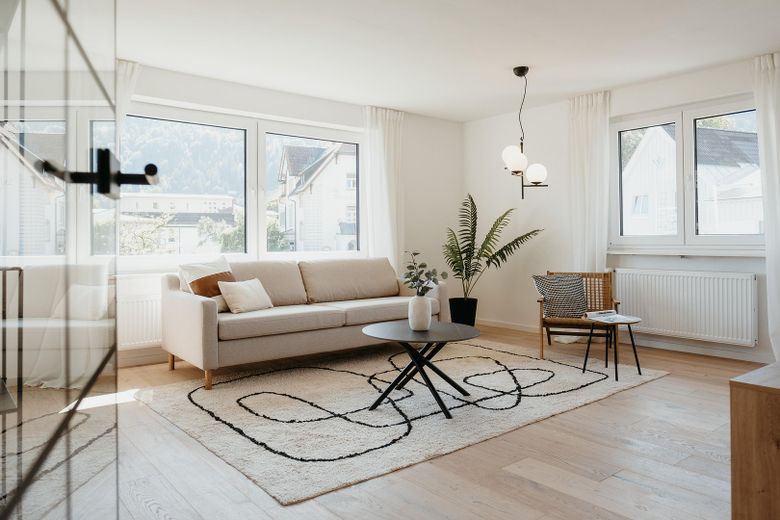 Erstbezug nach Sanierung | Helle 3,5-Zimmer-Wohnung mit Südbalkon (provisionsfrei & einzugsbereit) – Foto 1