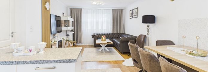 Wohnküche mit Ausgang Terrasse