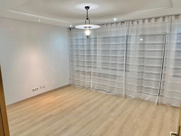 4-Zimmer Wohnung in bester Lage ab sofort bezugsfrei *PROVISIONSFREI* – Foto 9