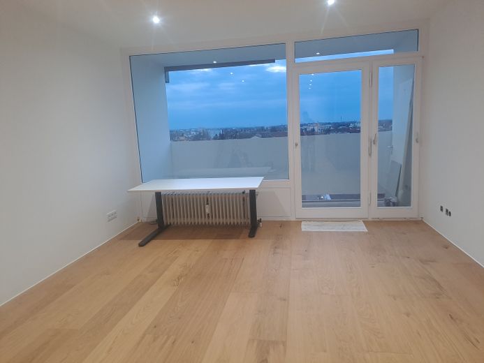 Elegantes LUXUS 1,5 Zimmer Apartment hochwert. kpl. saniert, Parkett, Vollküche, möbl,.Traumausblick – weiter freier S/W Blick