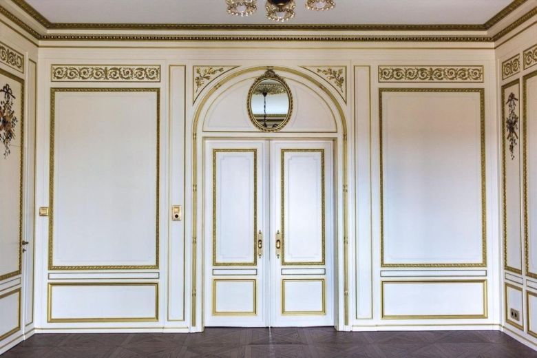 Großzügige Etagenwohnung mit repräsentativem Flair - Stilvolles Wohnen in historischer Villa – Wandvertäfelung