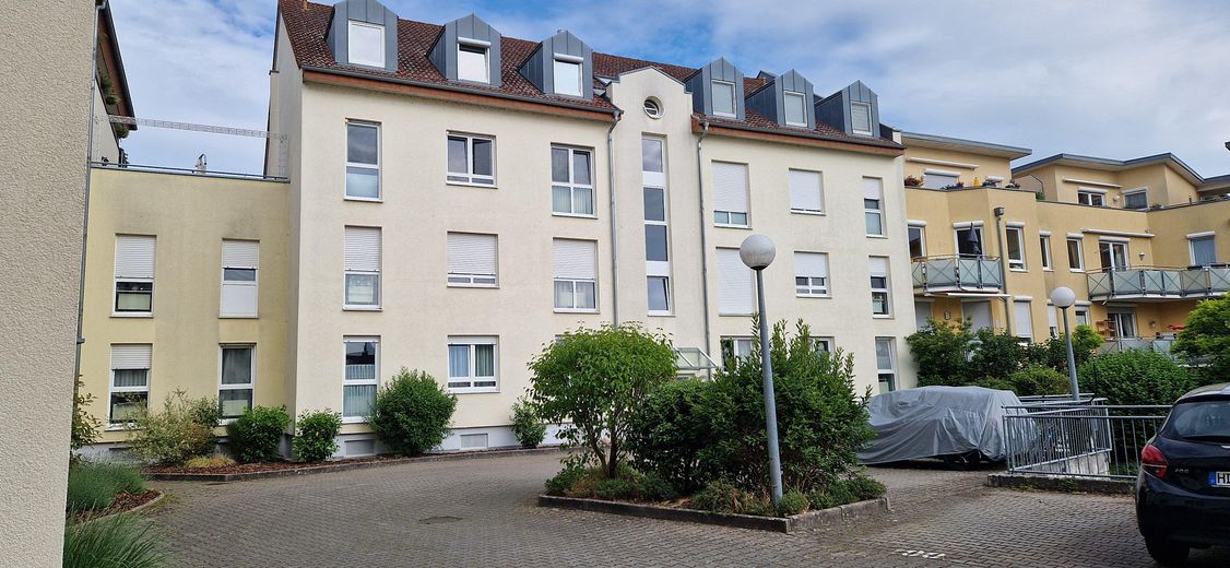 Außenansicht Wohnanlage Hof