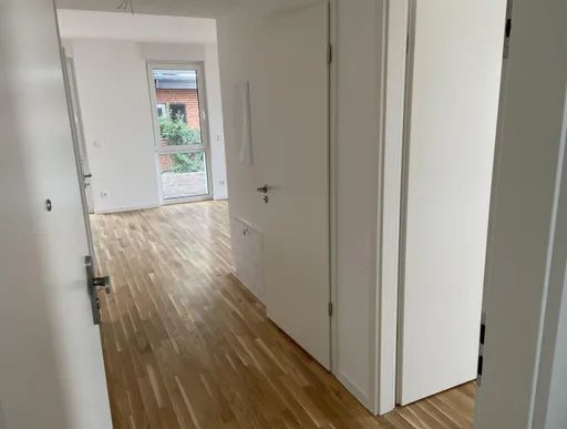 Elegante vivienda de obra nueva con jardín propio a las afueras de Berlín – Eingang Wohnbereich