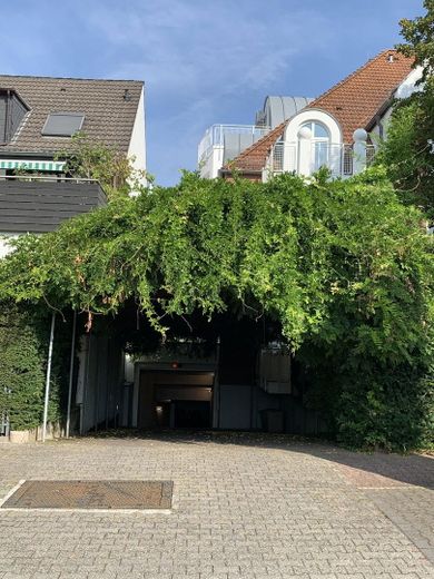 Einfahrt zur Garage