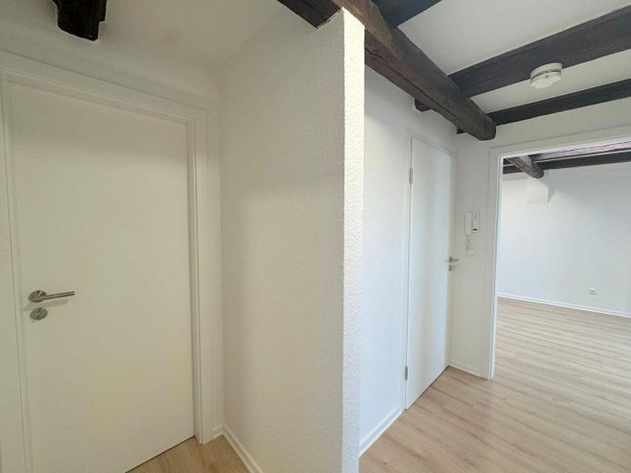 Frisch renovierte 3-Zimmer-Dachgeschosswohnung in bester Altstadtlage von Wismar. – Flur