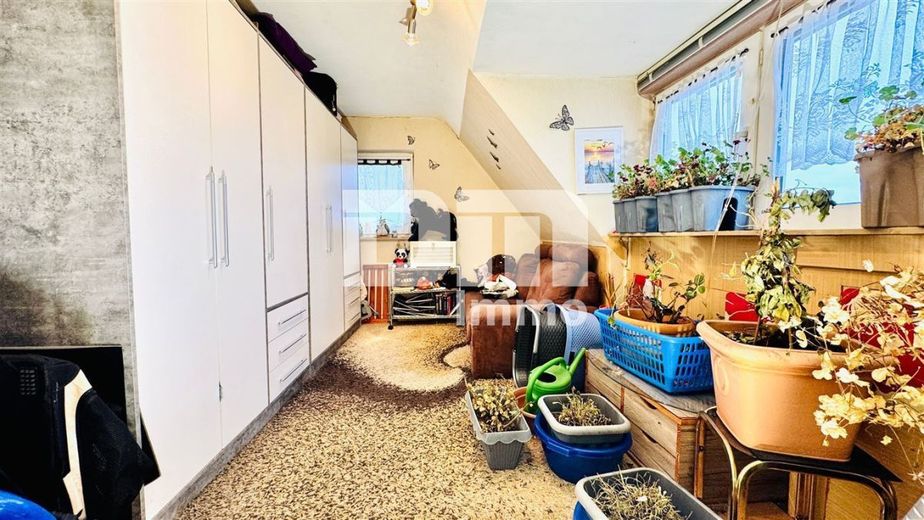 Schöne Doppelhaushälfte in schöner Wohnlage mit Panoramablick, Gartenbereich und Garage – OG / DG Schlafzimmer / Kind 2