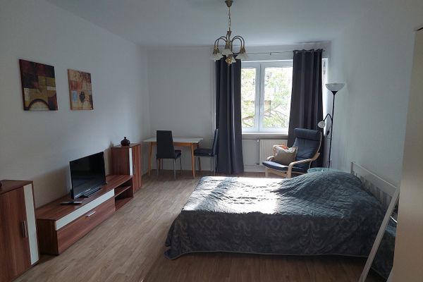 Sonnige und komplett möblierte 1-Zimmerwohnung in Berlin-Steglitz
