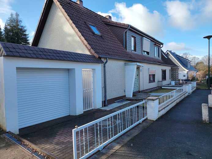 Einfamilienhaus als Doppelhaushälfte in Ostseenähe von Lübeck-Schlutup – Foto 1