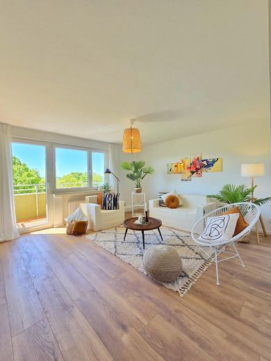 Bezugsfertig zur Eigennutzung oder als Kapitalanlage - mit Vermietungsgarantie – Wohnzimmer