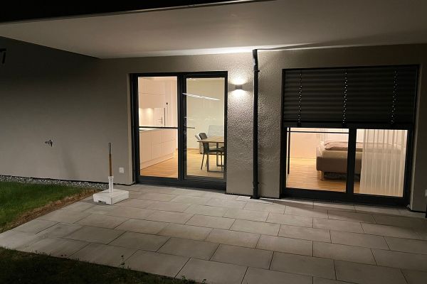 Luxuriös voll-möblierte 2-Zimmer-EG-Wohnung mit Terrasse und Garten in Konstanz-Staad