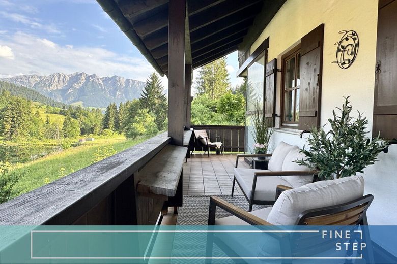 Einzigartiger Bergblick - sanierte 3-Zimmer Wohnung in den Chiemgauer Alpen – Finestep Immobilien