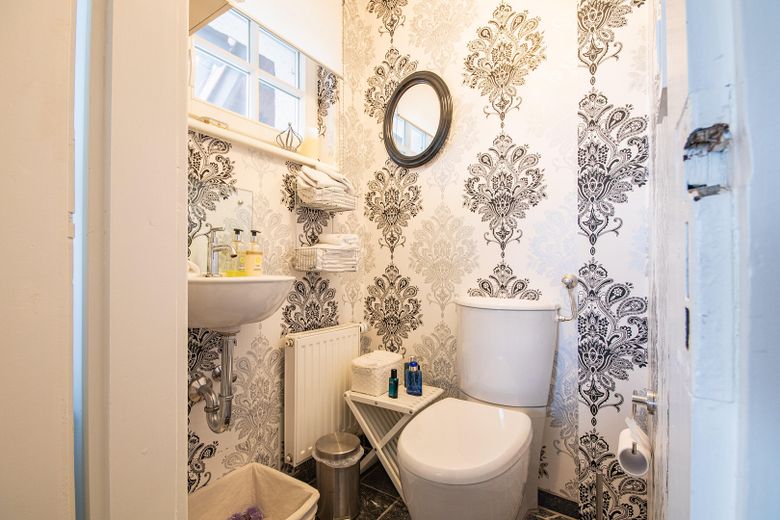 Toilette erster Stock