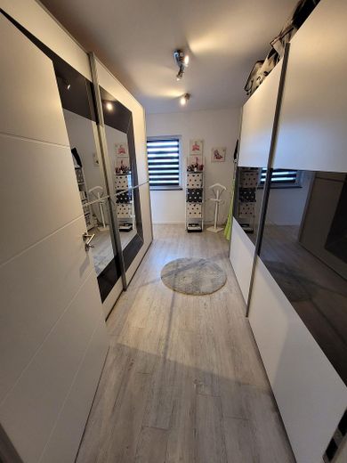 25 Min. von Hannover-Innenstadt- äußerst seltene Panoramalage – Ankleidezimmer