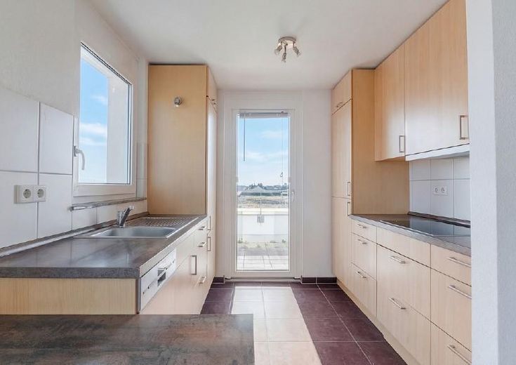 Penthouse für jedes Alter – barrierefreies Wohnen mit Dachterrasse und Weitblick – Küche
