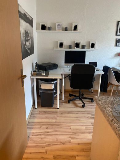 Altbauwohnung mit Balkon in idyllischer Lage an der Mittelriede – Großzügige Wohnküche