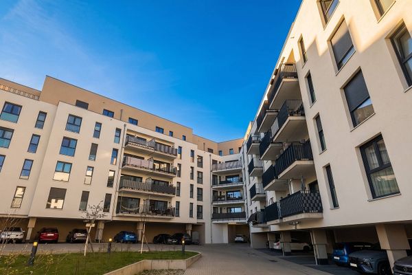 OFERTA DESTACADA: ¡Piso de ensueño de 3 habitaciones con BALCÓN y moderna COCINA AMUEBLADA en el BERGQUARTIER de Magdeburgo!