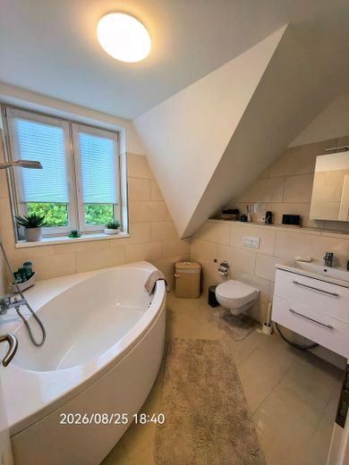 Moderne möblierte Neubau-Doppelhaushälfte mit Wärmepumpe, Fußbodenheizung – Foto 4