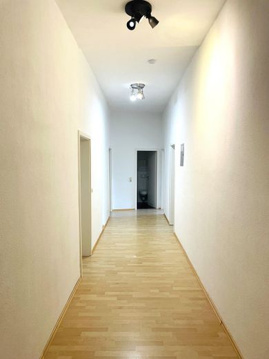 gepflegte 3-Zimmer-Wohnung Altbau modernisiert in Kiel/Südfriedhof – Flur