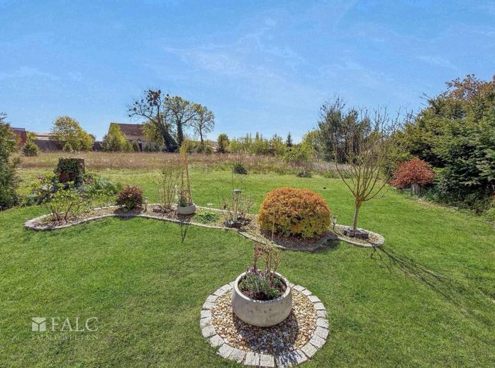Provisionsfrei. Gepflegtes Mehrfamilienhaus als solide Kapitalanlage! – Garten