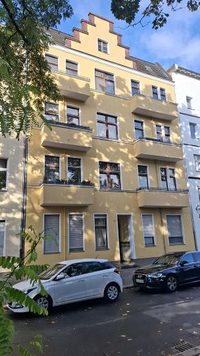Bezugsfreie ETW, 2 Zimmer, 60qm, provisionsfrei, direkt v. Eigentümer – Straßenansicht