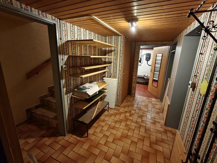 Maison mitoyenne bien entretenue en emplacement central – Flur KG