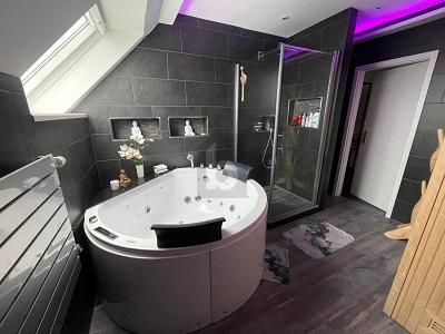 LUXURIÖS MÖBLIERTE WOHNUNG MIT WELLNESSBEREICH – 1736271661_4f0c23.jpg