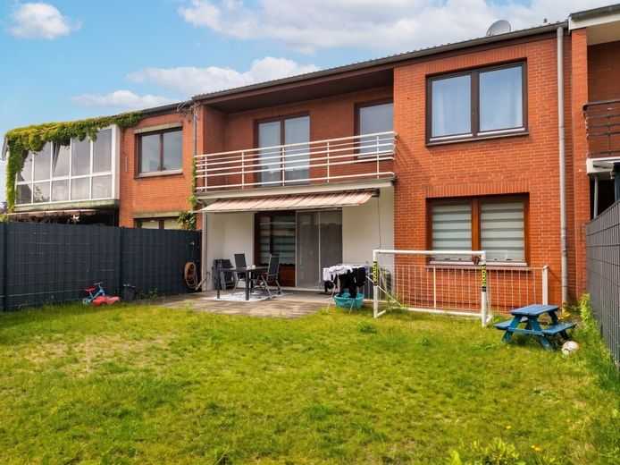 Gemütliches Reihenhaus mit Garten in Lentföhrden - Ein Familientraum in herausragendem Zustand – Gartenansicht