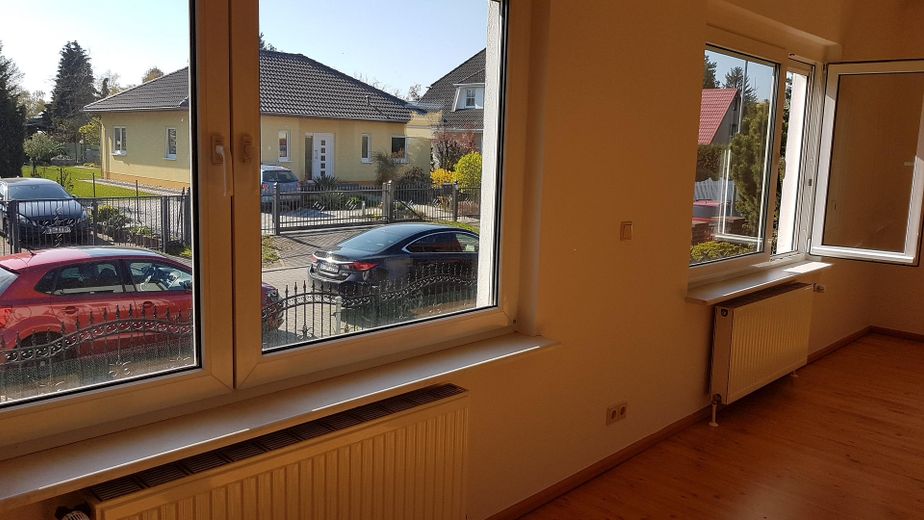 Wohnzimmer Blick auf die Str.