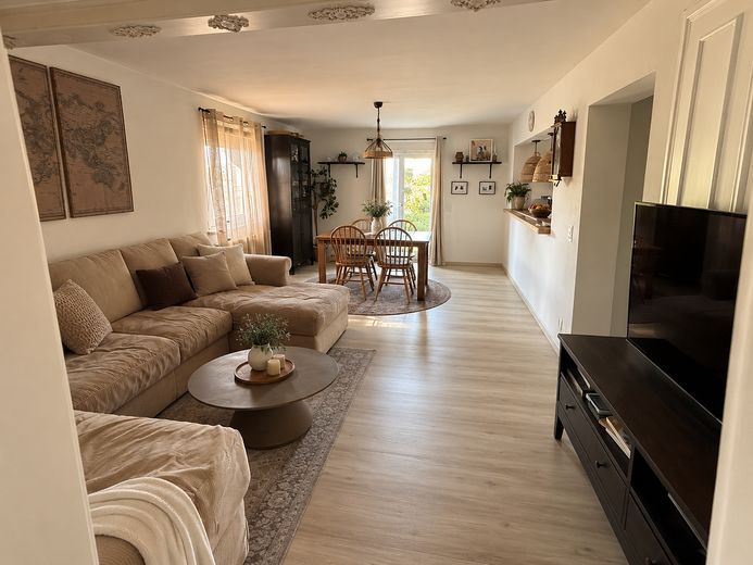 Casa unifamiliare ammodernata con ampio giardino – molto spazio per tutta la famiglia – Foto 8
