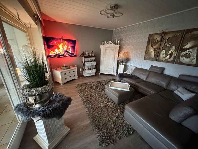 Wohn- & Esszimmer Bild 1