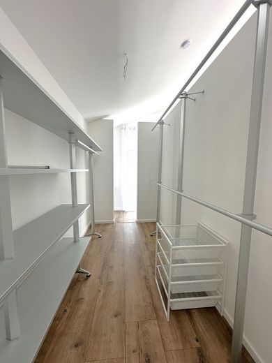 ...mit integrierten Ankleide