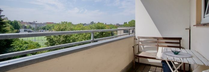 Güzel, büyük balkonu ve manzarası olan mobilyalı daire, komple donanımlı, internet erişimi – 763bffd95079ed440fdcc3c9fddf470e606f27a8.jpg
