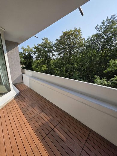 Schöner Wohnen, provisionsfreie/möblierte 1,5 Z-Whg.,2.OG, Lift, TG, 10 Min. U3, 5 % Rendite möglich – Balkon 